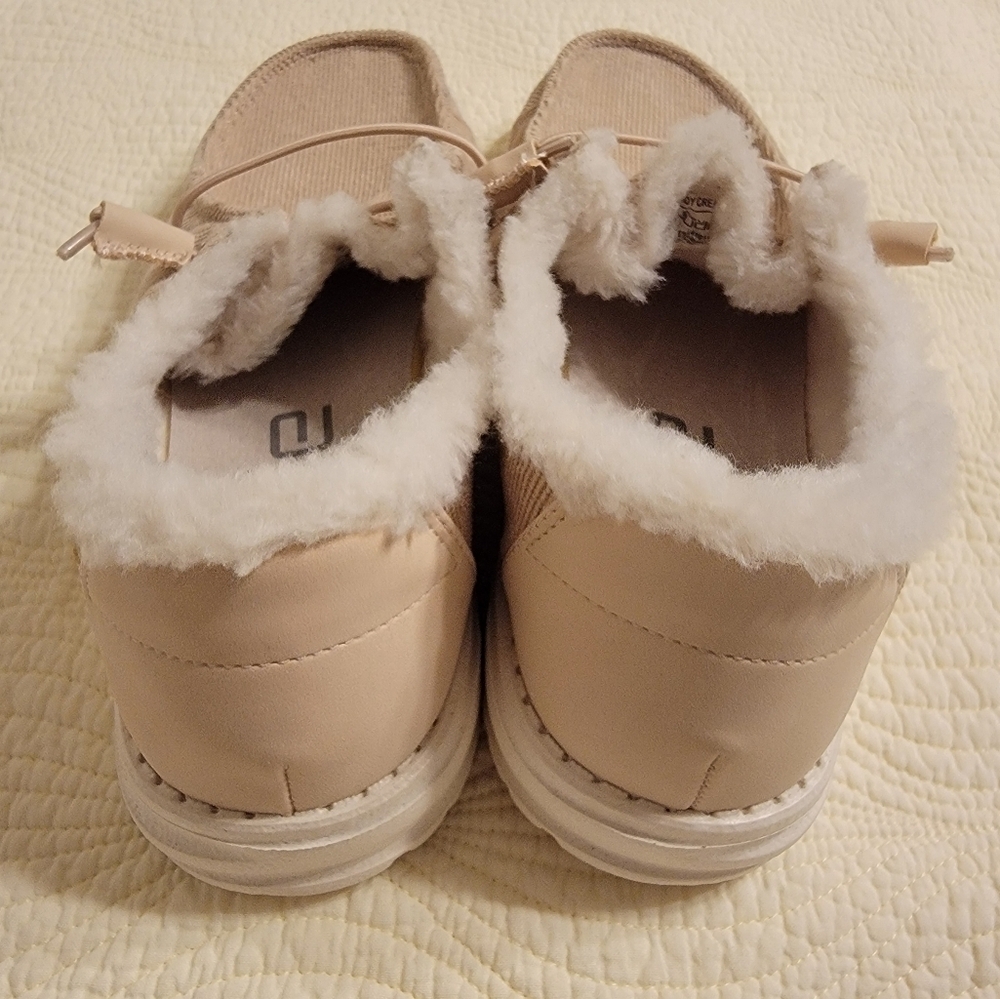 NWT Hey Dude Ladies Wendy Slip On Sneaker - Picture 9 of 10